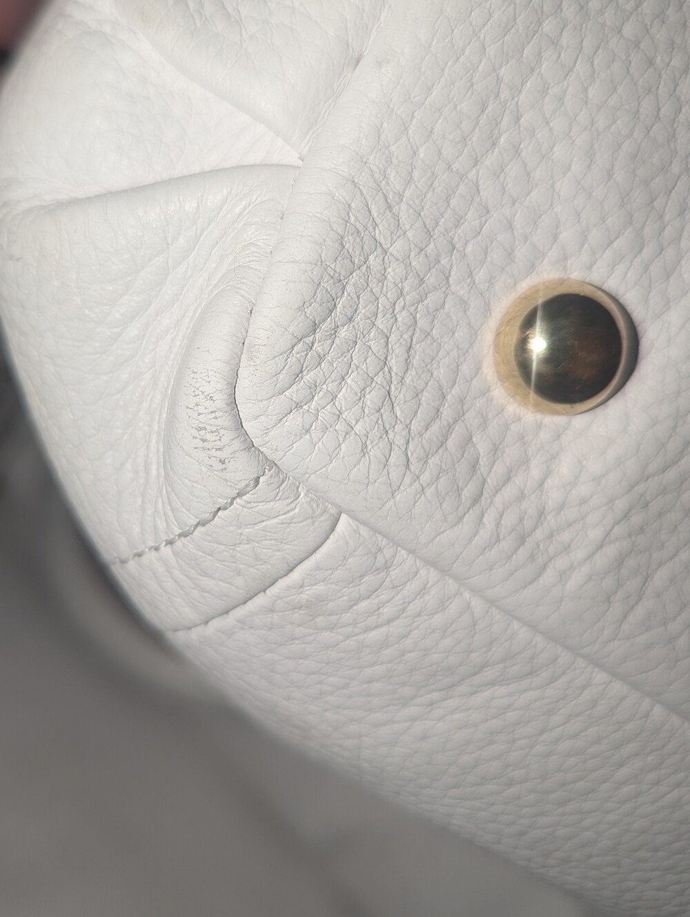 Gilli Got It Love It White Leather Tassel Satchel with Gold Hardware - Picture 14 of 14